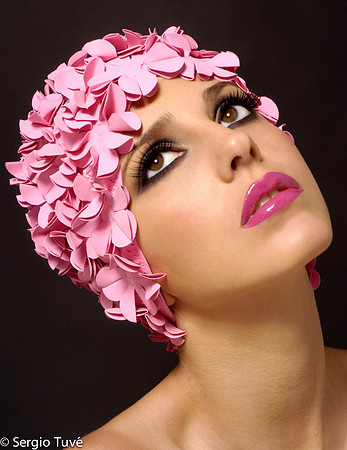 Pinkcaplookindup