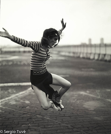 Poppy jumping copy